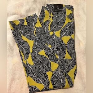 NWT Jules & Leopold pull on slim leg ankle length pants. Size medium.